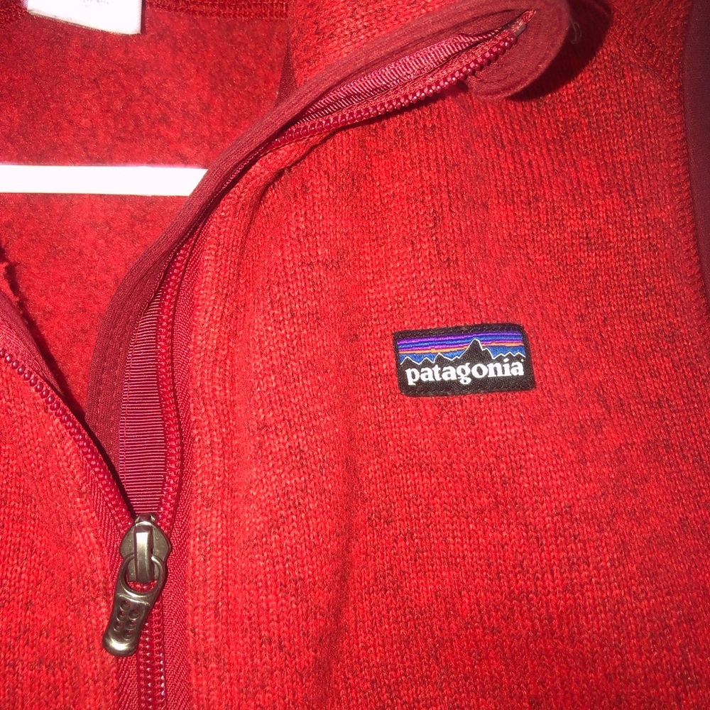 Women’s Red Patagonia Vest - Picture 4 of 5